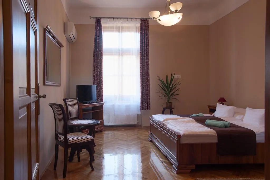 Pensiune Csanabella House Hotel Seghedin